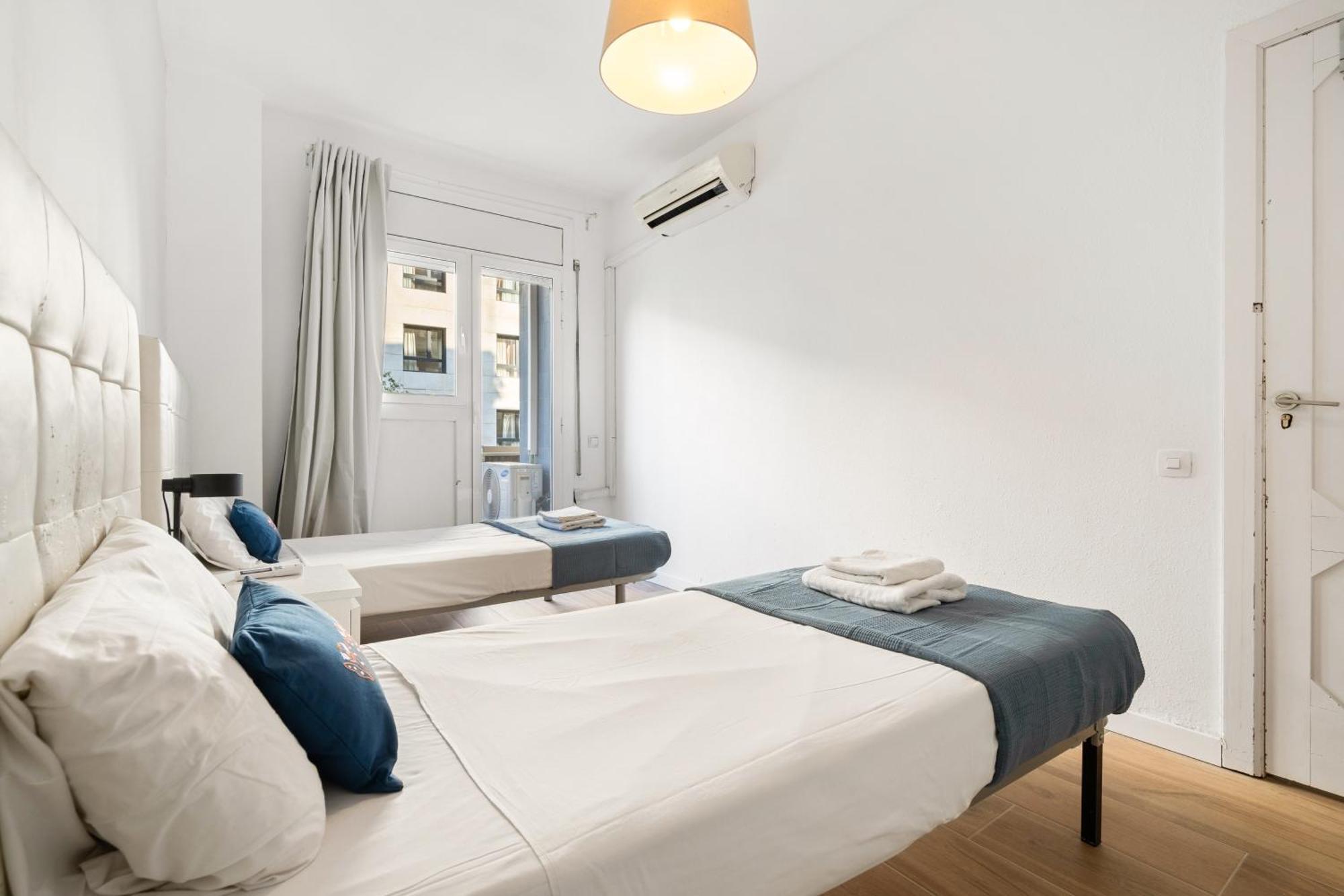 Fridays Flats Spacious 4Br Family Retreat Barcellona Esterno foto