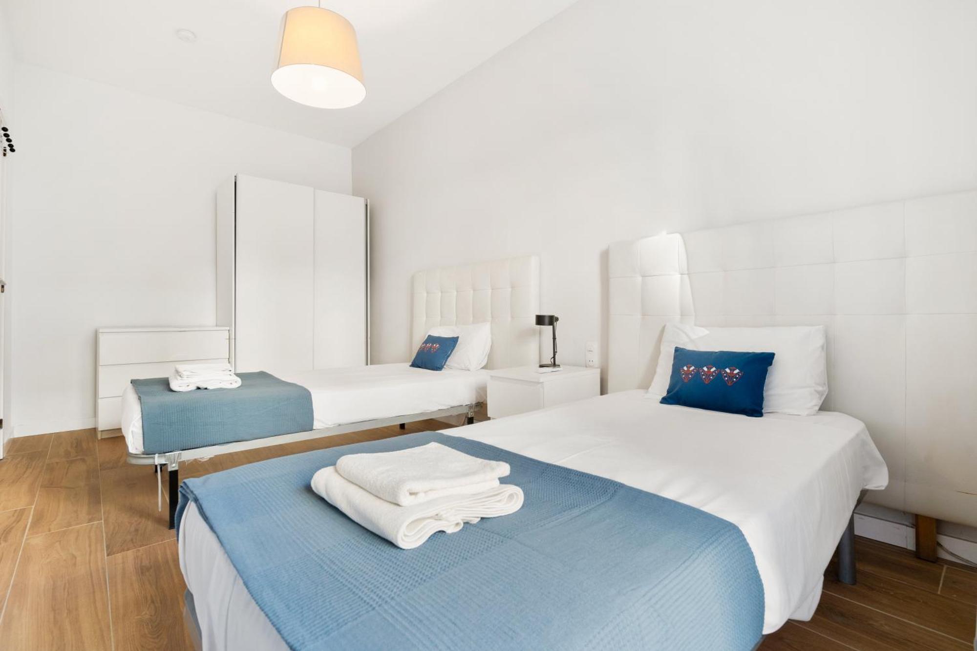 Fridays Flats Spacious 4Br Family Retreat Barcellona Esterno foto