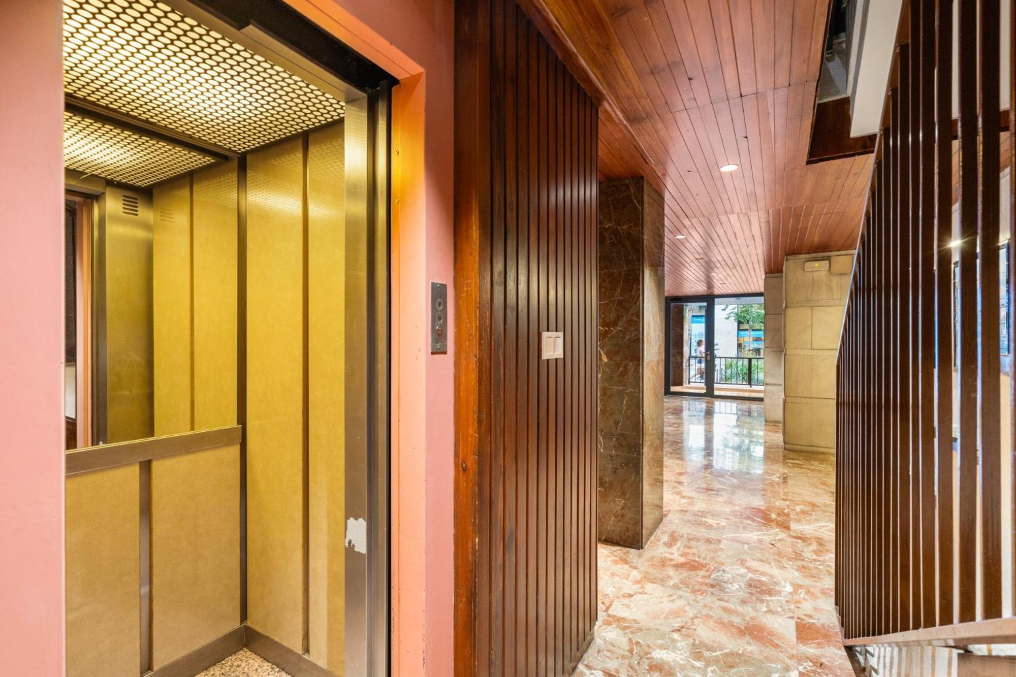 Fridays Flats Spacious 4Br Family Retreat Barcellona Esterno foto