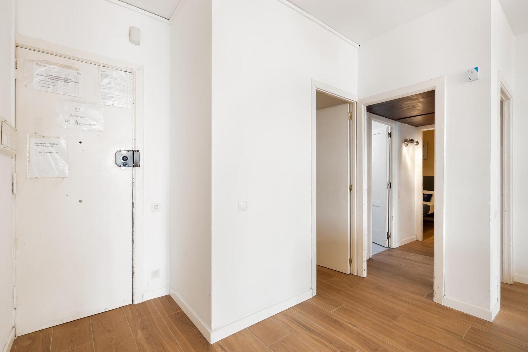 Fridays Flats Spacious 4Br Family Retreat Barcellona Esterno foto