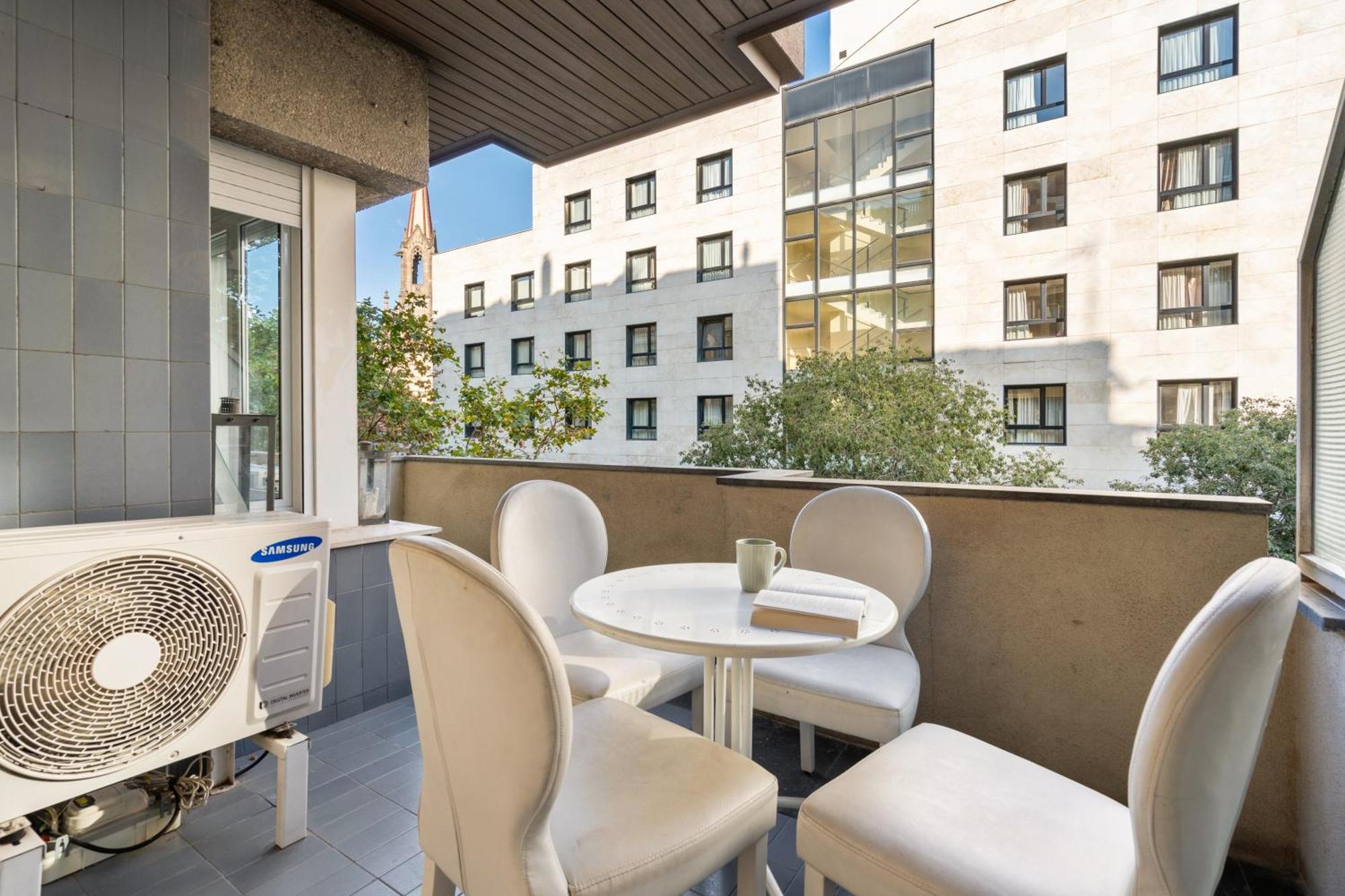 Fridays Flats Spacious 4Br Family Retreat Barcellona Esterno foto